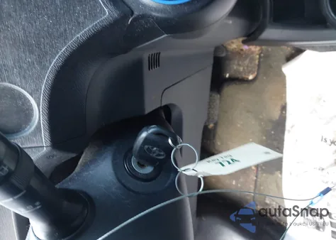 2014 Toyota Prius C Two z USA, uszkodzony, nr VIN JTDKDTB37E1568866